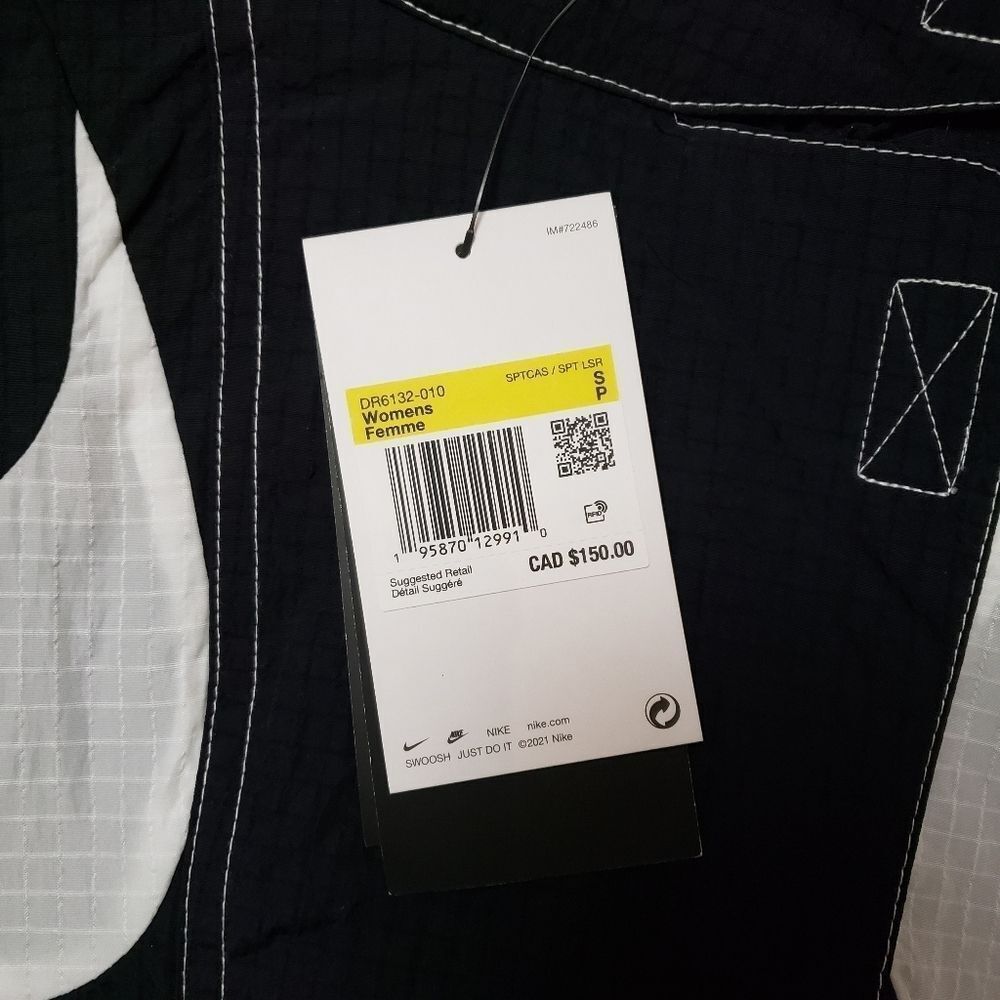 NIKE NEW Women’s Sportswear Swoosh Repel Woven Oversized Jacket NWT DR6132-010 - Picture 5 of 15